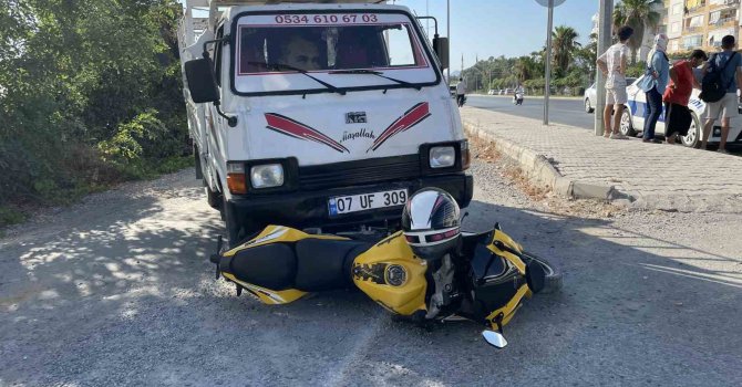 Gazipaşa’da kamyonetle motosiklet çarpıştı: 1 yaralı