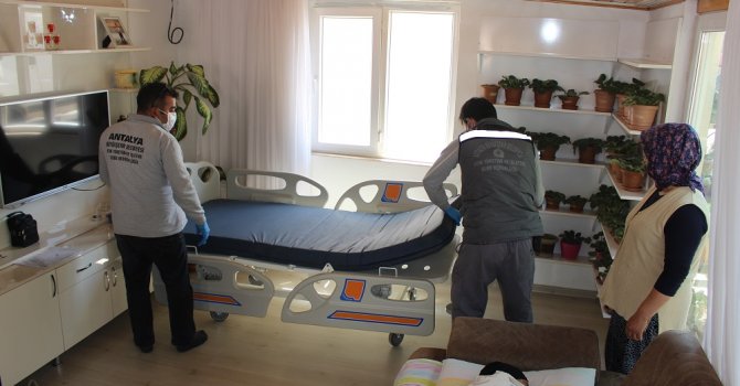 Büyükşehir’in hasta yatağı yardımları devam ediyor