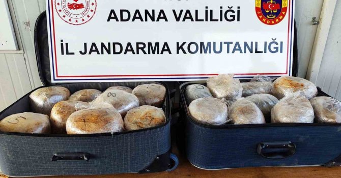 Adana’da bir araçta 20 kilo esrar ele geçirildi