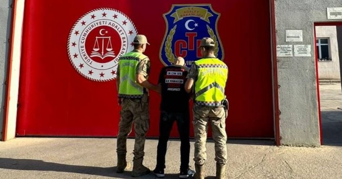 Hatay’da 25 yıl hapis cezasıyla aranan şahıs yakalanıp tutuklandı