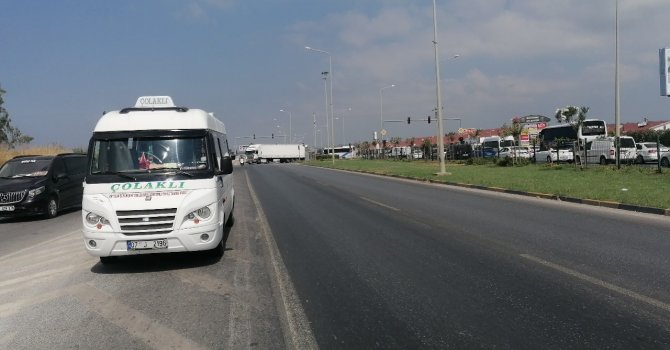 Manavgata’ya minibüs yayaya çarptı: 1 yaralı