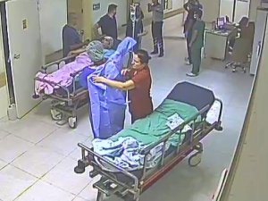 Sağlık ekibi güvenini yerine getirdi, bebeği depremde doğdu