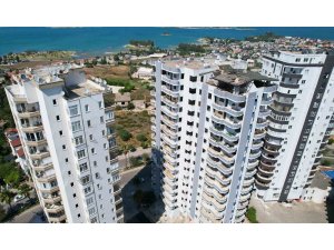 Göl manzaralı ‘orta hasarlı’ milyonluk dairelerde belirsizlik sürüyor