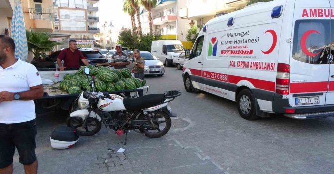 Manavgat’ta motosikletle otomobil çarpıştı: 1 yaralı