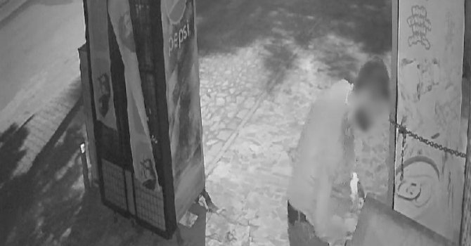 Büfeye dadanan dondurma hırsızı kameralara yakalandı