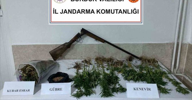 Burdur’da çok miktarda uyuşturucu madde ele geçirildi.