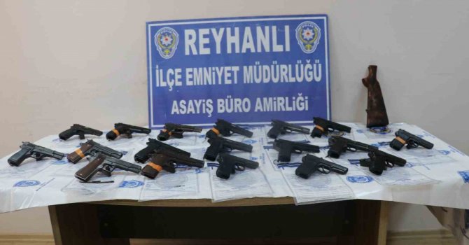 Sırt çantasında tabanca ele geçirildi