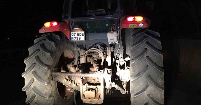 Antalya’da traktör yayaya çarptı: 1 yaralı