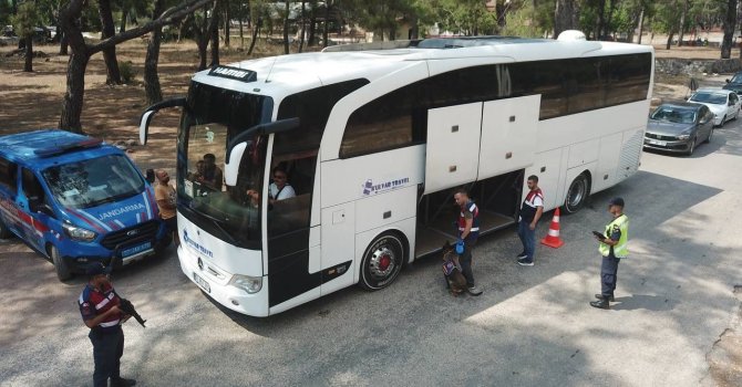 Antalya’nın gözde turizm merkezlerinde uyuşturucu operasyonu: 11 gözaltı