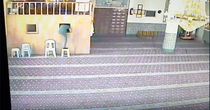 34 yıl kesinleşmiş cezası bulunan hırsız önce kameraya sonra polise yakalandı