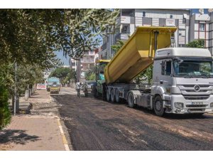 Kepez’den iki mahalleye asfalt