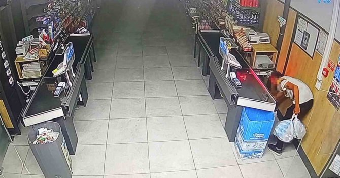 Hırsız saniye saniye görüntülendi