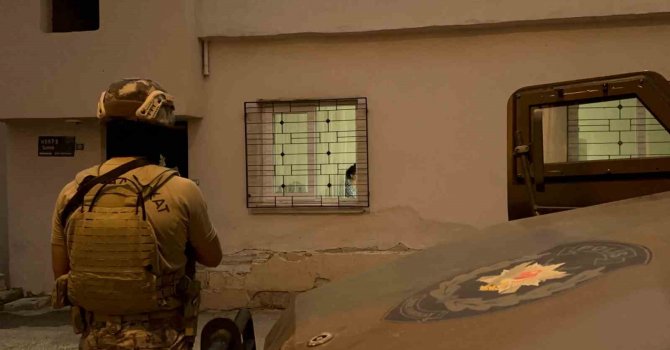 Mersin’de uyuşturucu satıcılarına şafak operasyonu: 35 gözaltı kararı