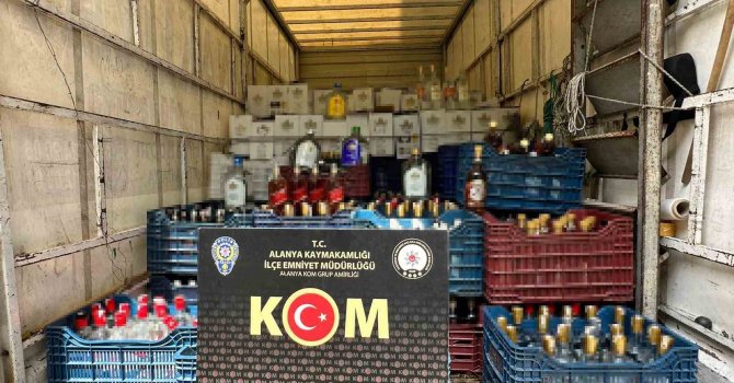 Antalya’da 2 bin 550 litre sahte alkol ele geçirildi