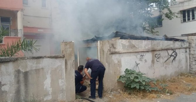 Depoda çıkan yangın söndürüldü