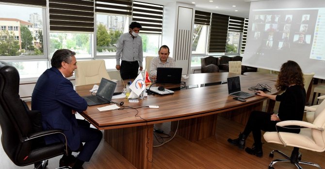 Başkan Uysal, gençlerle görüştü