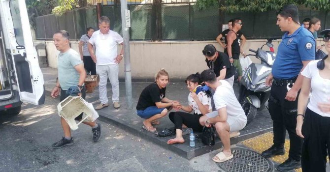 Tur otobüsüyle motosiklet çarpıştı, genç kız acı içerisinde kaldı