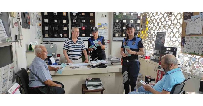 Vatandaşlara ve turistlere dolandırıcıların yöntemleri tek tek anlatıldı