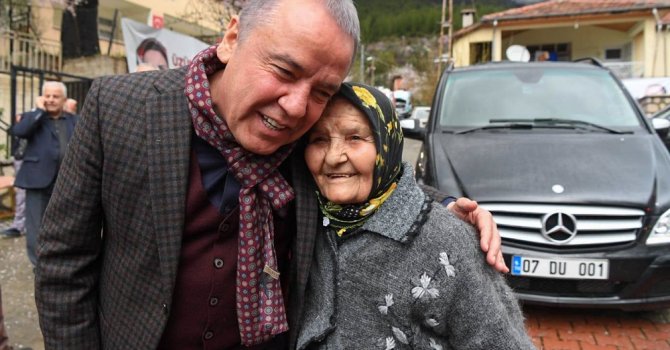 Başkan Böcek'ten Anneler Günü mesajı