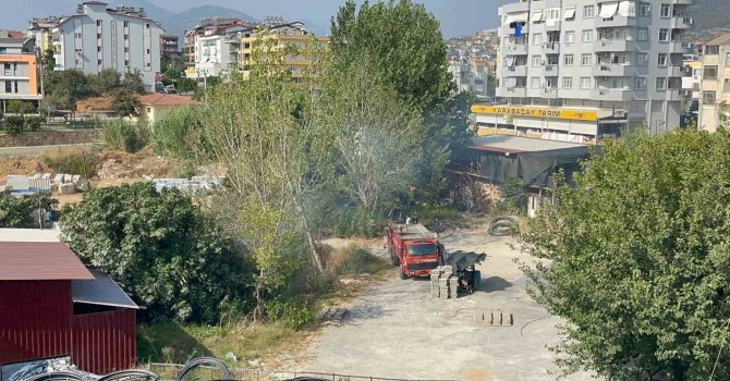 Yakılan atıklar yangın çıkardı