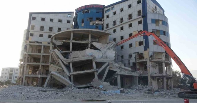 8 katlı hastane ikinci denemede yerle bir oldu, o anlar kamerada