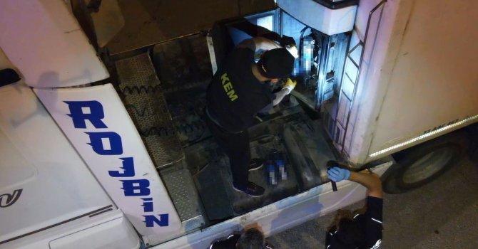 Mersin’de tırda 3 kiloya yakın metamfetamin ele geçirildi