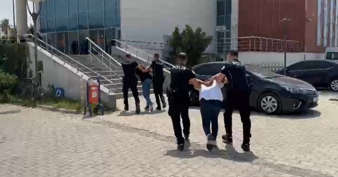 Hatay’da yağma ve silahla tehdit şüphelisi 2 kişi tutuklandı