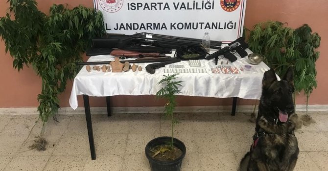 Isparta’da uyuşturucu operasyonu: 12 gözaltı