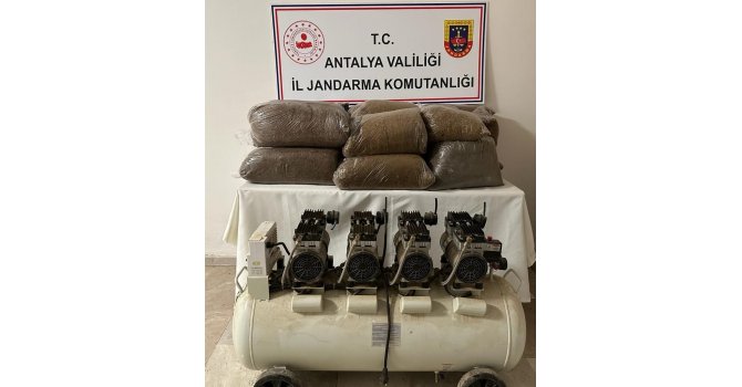 Konyaaltı’nda jandarmadan kaçak tütün operasyonu