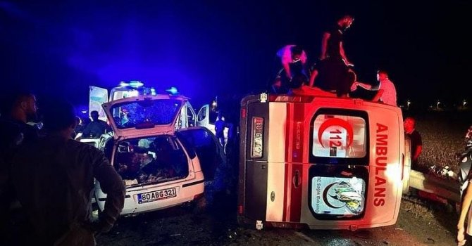 Osmaniye’de ambulansla otomobil kafa kafaya çarpıştı: 3 ölü, 3 yaralı
