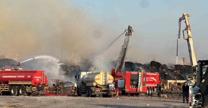 Kağıt fabrikası yangını kontrol altına alındı