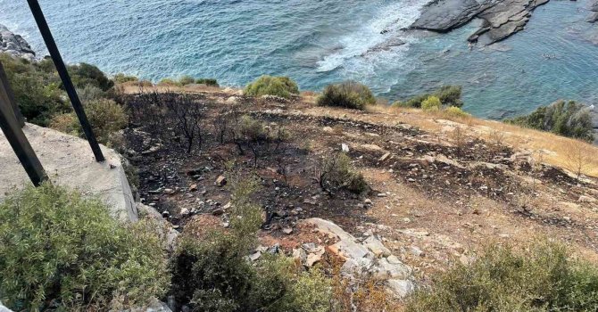 Antalya’da otluk alanda çıkan yangın büyümeden söndürüldü