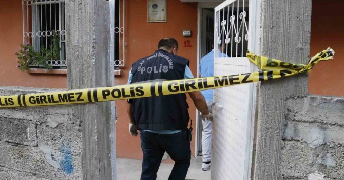 76 yaşındaki adam 74 yaşındaki karısını öldürdü