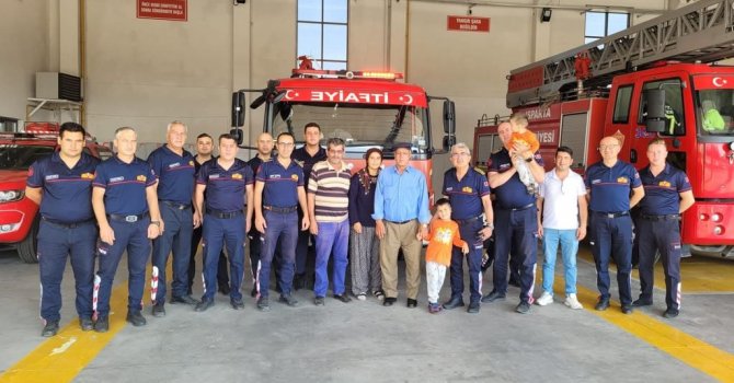 Sondaj kuyusundan 5 saatte çıkartılan minik Yamaç, kahramanlarıyla buluştu