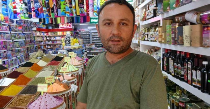 Kapının önüne bırakılan deniz yatağı turist kadın tarafından çalındı