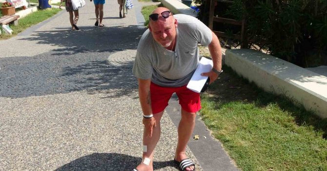 Ayağında kesik oluşan Alman turiste 6 dikiş 28 bin liraya mal oldu