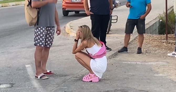 Spor arabası sulama kanalına düşen Ukraynalı kadın şoka girdi