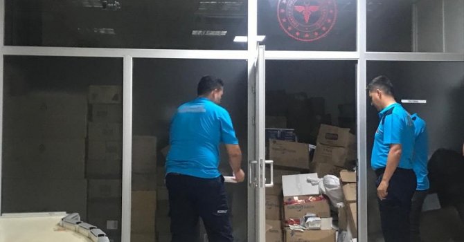 Hastaneye giren yılana operasyon