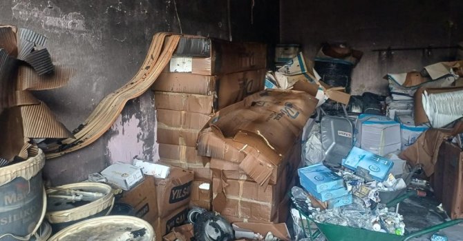 Hatay’da depo yangını söndürüldü