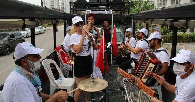 Gençler için özel mobil konser
