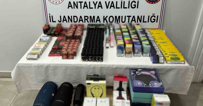 Manavgat’ta kaçak sigara operasyonu: 2 gözaltı