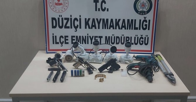 Osmaniye’de güvenlik kamerası çalan hırsızlar güvenlik kamerasına yakalandı