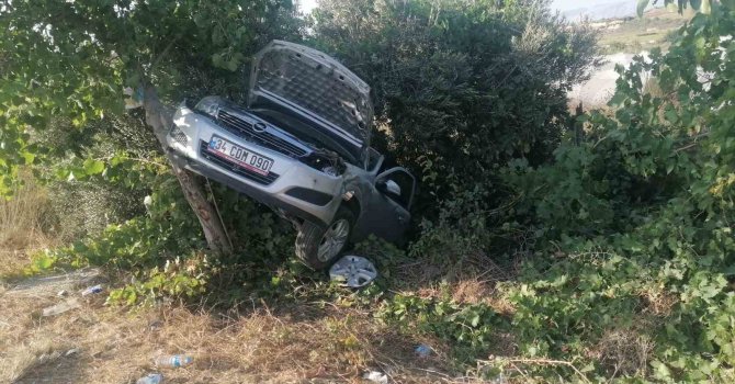 Yoldan çıkan otomobil takla atarak bahçeye girdi: 3 yaralı