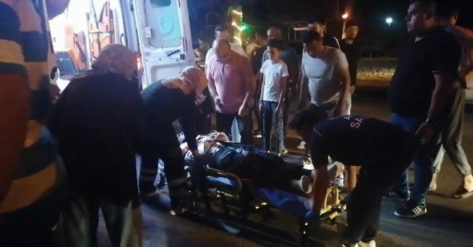 Minibüsün çarptığı motosikletli yaralandı