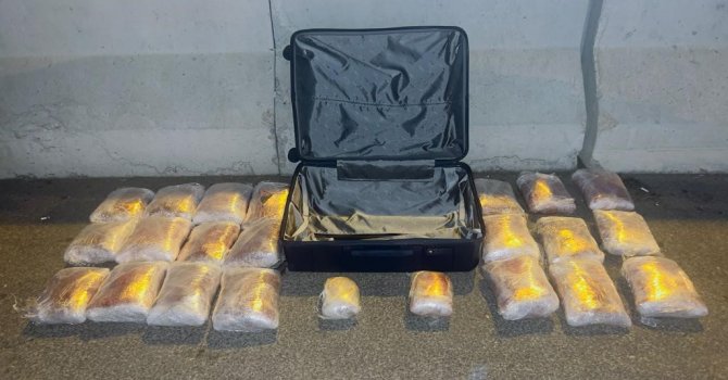 20 kilo esrar ele geçirildi, 2 şüpheli tutuklandı