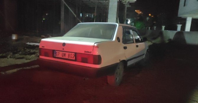 Trafik ekiplerinden kaçan sürücü aracını bırakıp firar etti