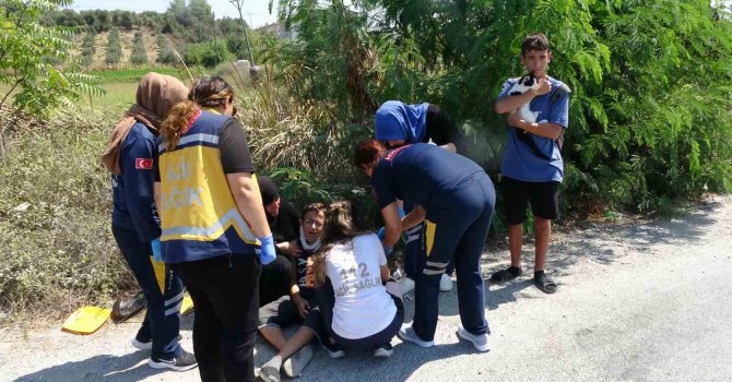 İrlanda Uyruklu turistleri taşıyan VİP tur aracı ışık ihlali yaptı, kırmızı ışıkta bekleyen araca çarptı: 6 yaralı