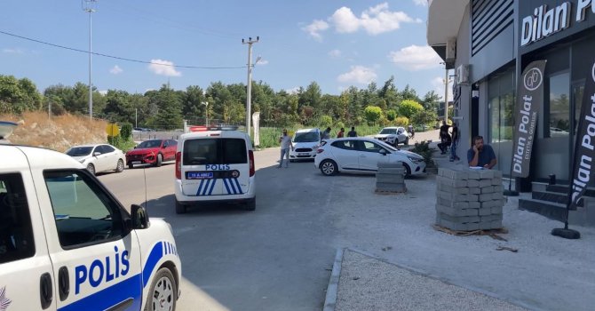 Karısına kızıp cadde ortasında tüfekle havaya ateş açtı