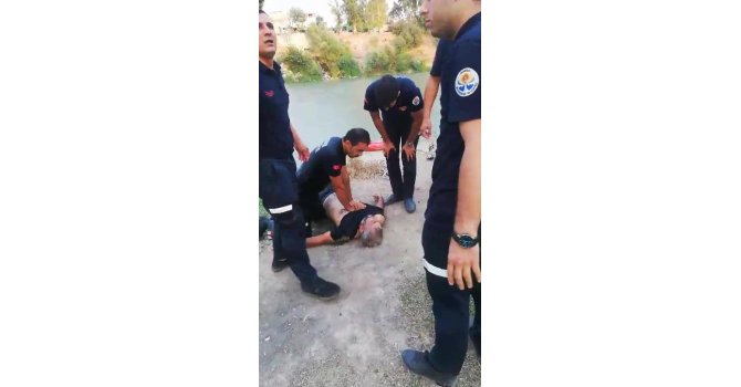 Akıntıya kapılan şahsı itfaiye kurtardı, kalp masajıyla hayata döndürdü