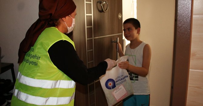 Bayram şekerleri Büyükşehir’den